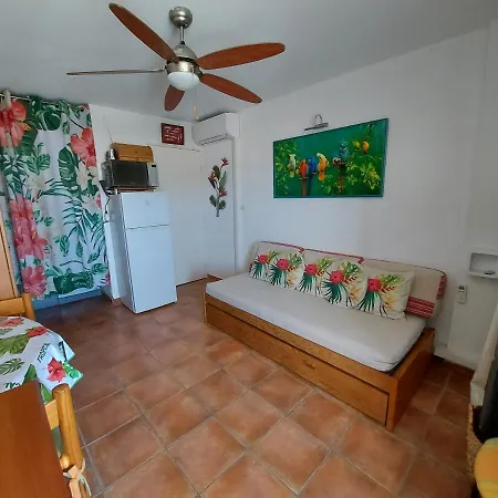 T2-clim-fibre-garage 2,30 X 4,95 X 1,90 A La Faviere Bormes-les-Mimosas