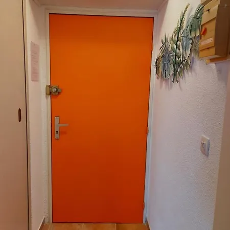Apartmán T2-clim-fibre-garage 2,30 X 4,95 X 1,90 A La Faviere *